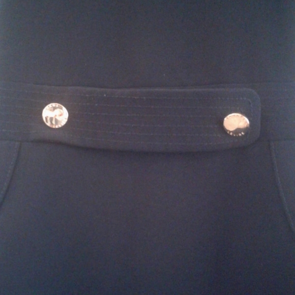 Dress - Picture 2 of 4